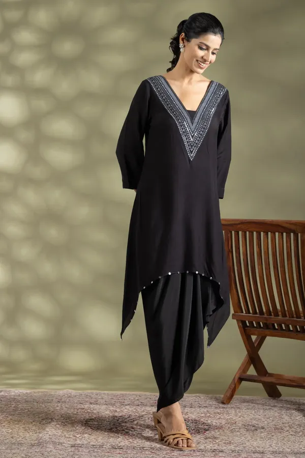 Black_Bemberg_Silk_Dori_Embroidered_Kurta_For_Women