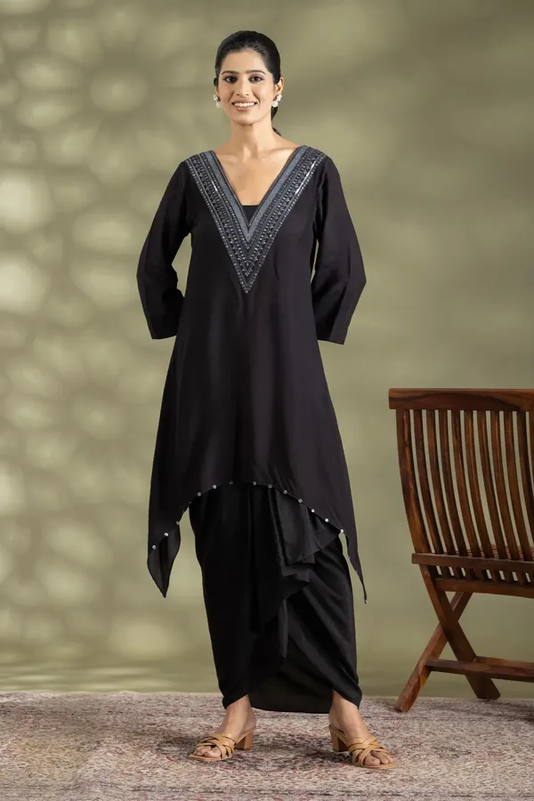 Black_Bemberg_Silk_Dori_Embroidered_Kurta_For_Women