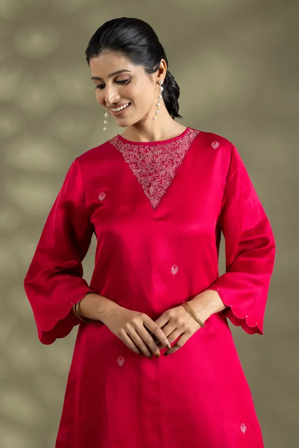 Fuchsia_Viscose_Satin_Hand_Embroidered_Kurta_For_Women
