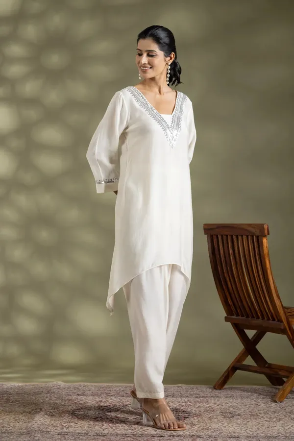 Ivory_Bamberg_Silk_Embroidered_Tunic_For_Women