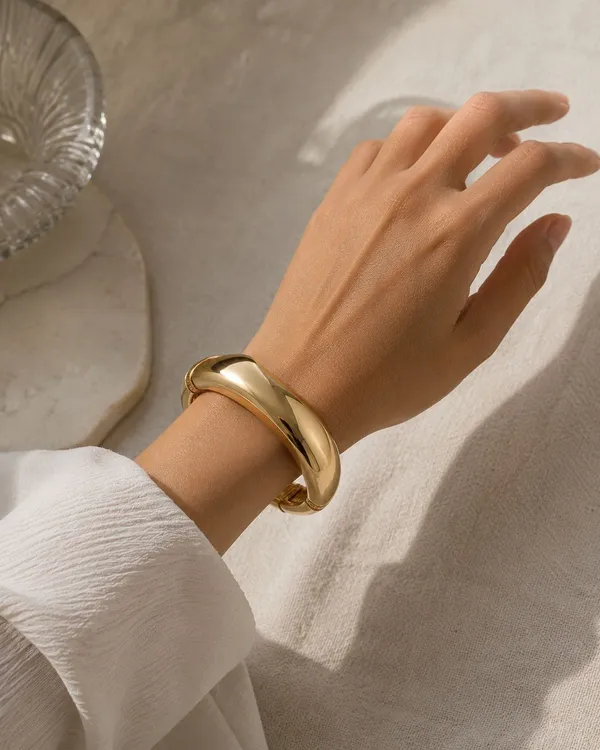Elowen_Gold_Dome_Hinge_Bangle