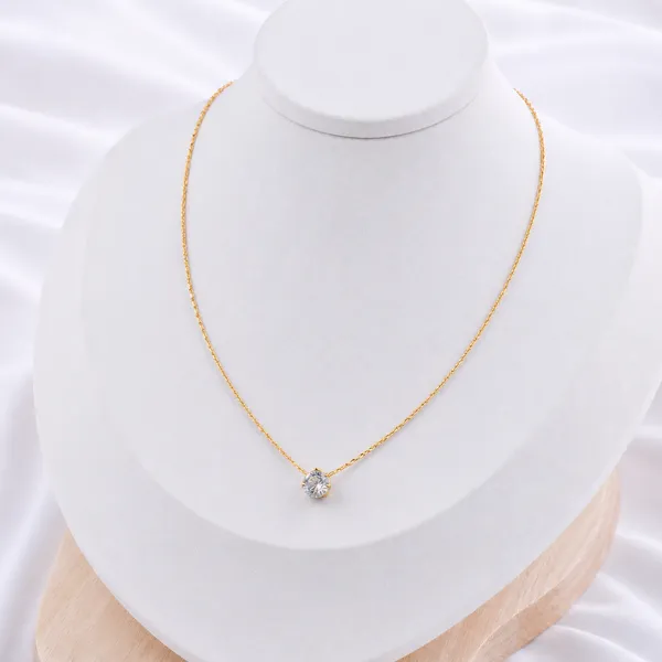 Solitaire_Diamond_Pendant_Chain_Necklace_For_Women