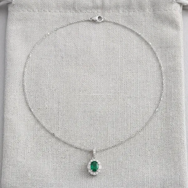 Emerald_Green_Oval_Halo_Crystal_Pendant_Necklace_For_Women