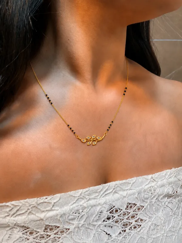 Leaf_Alloy_Pendant_Mangalsutra_For_Women
