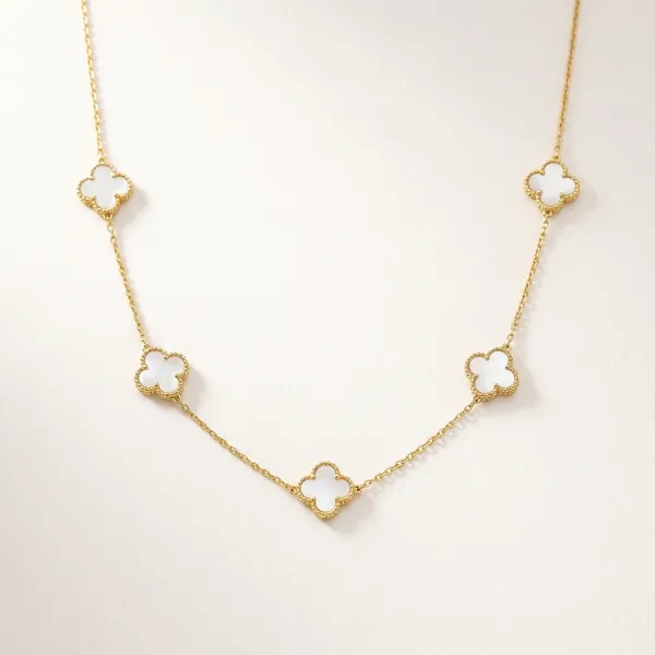 White_Mother_Of_Pearl_Clover_Pendant_Necklace_For_Women