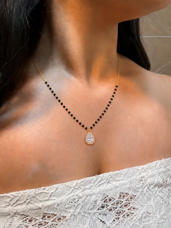 Aadhya_Teardrop_Crystal_Black_Bead_Mangalsutra