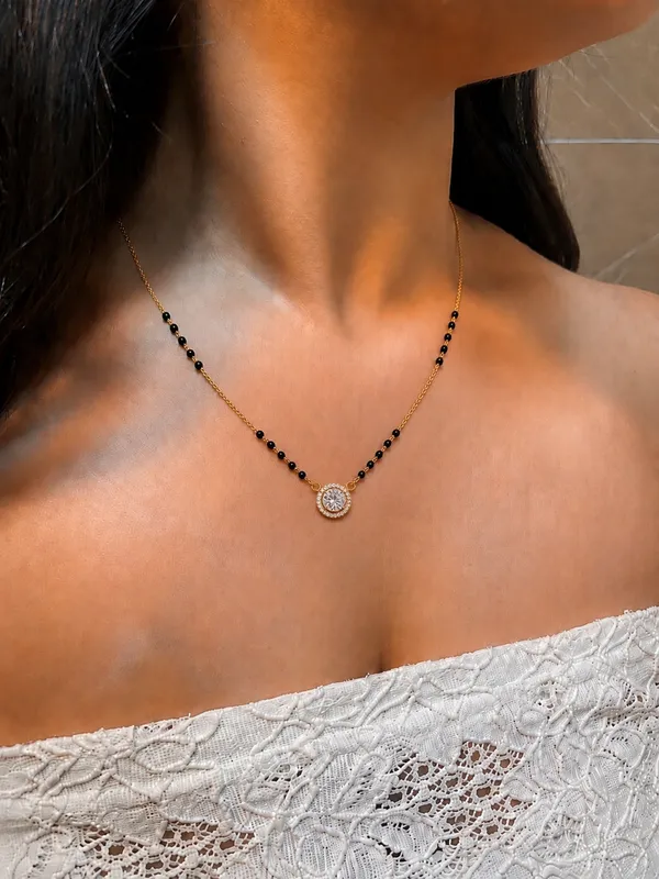 Urvashi_Circular_Crystal_Pendant_Black_Bead_Mangalsutra_For_Women