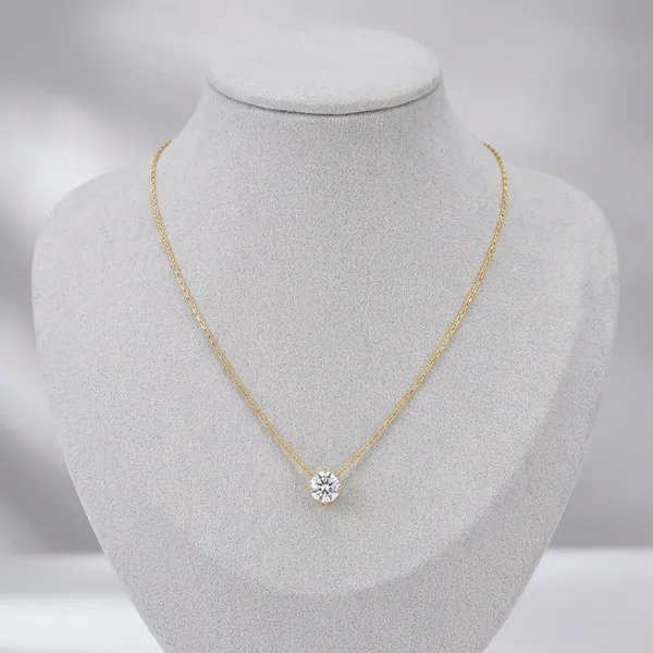 Solitaire_Diamond_Pendant_Chain_Necklace_For_Women