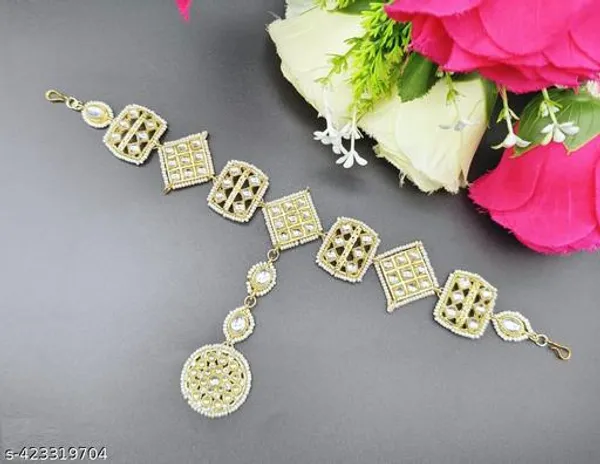 Designer_Kundan_Maang_Tikka_In_Gold_Tone_Finish_Elegant_Geometric_Floral_Forehead_Jewelry_With_White_Stones_Traditional_Bridal_Accessory_For_Women_Perfect_For_Weddings_Festivals_Engagements