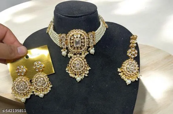Premium_Royal_Kundan_Pearl_Choker_Necklace_Set_Gold_Tone_Bridal_Jewellery_With_Matching_Earrings_Maang_Tikka_Ethnic_Wedding_Festive_Party_Wear_Statement_Jewellery_Set_For_Women_Luxurious_Bridal_Party_Accessory