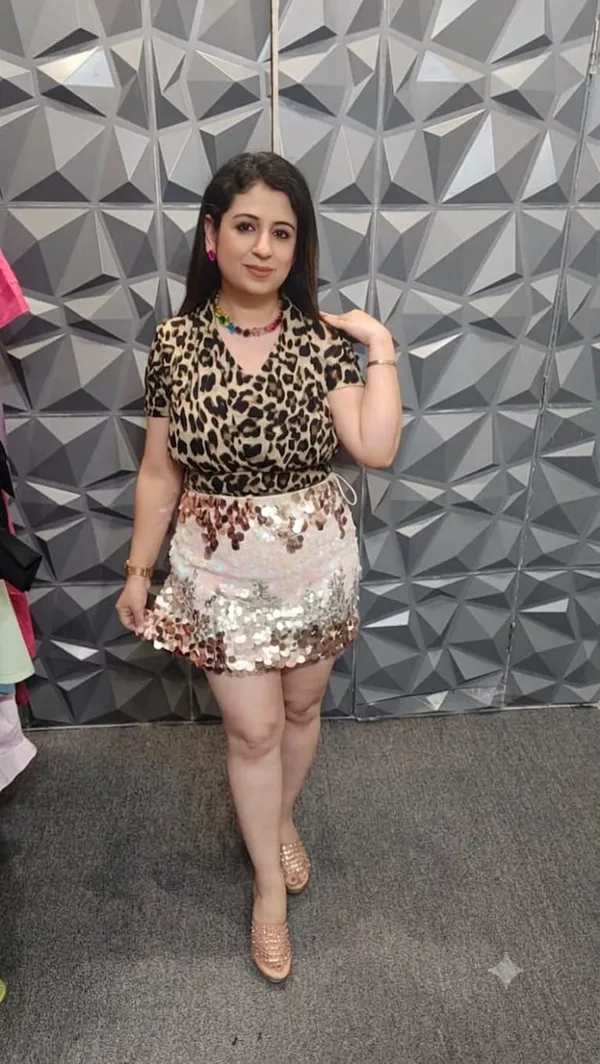 Rose_Gold_Sequin_Embellished_Mini_Skirt_For_Women