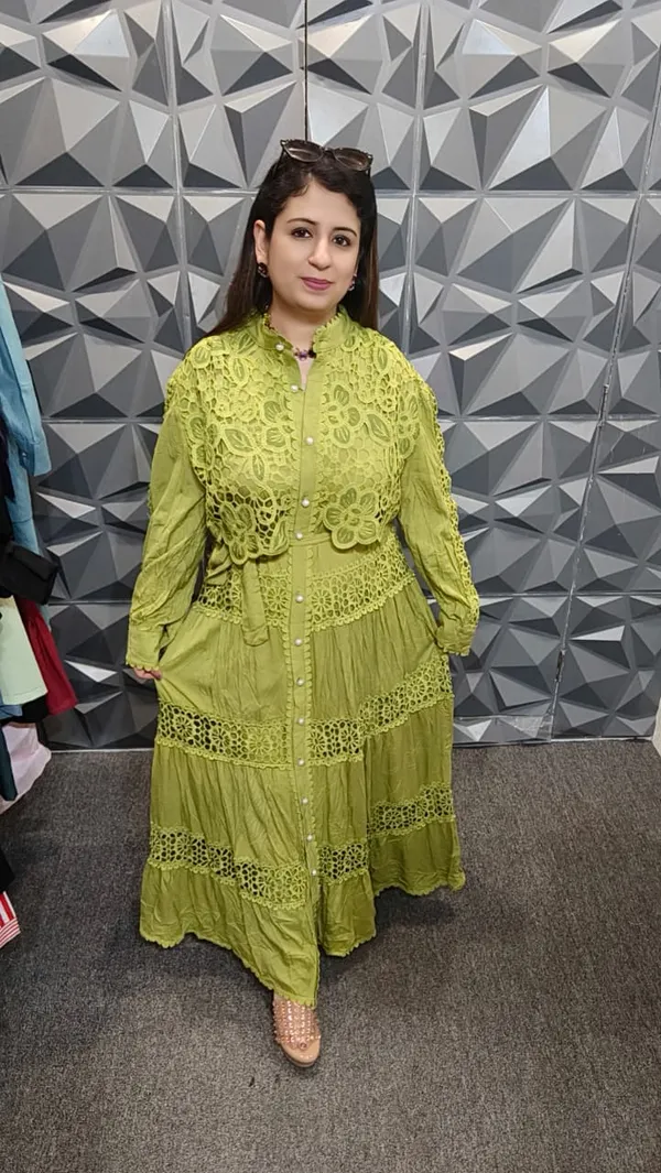 Green_Lace_Tiered_Maxi_Dress_For_Women