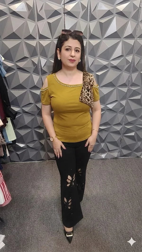 Mustard_Yellow_Cold_Shoulder_Top_With_Leopard_Print_Scarf