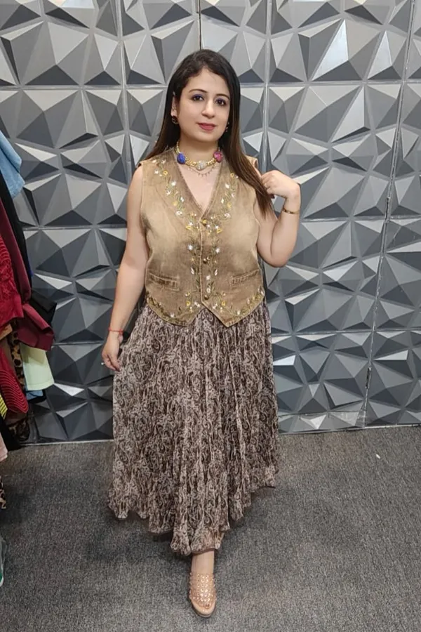 Beige_Embellished_Sleeveless_Vest_With_Printed_Skirt_Ensemble