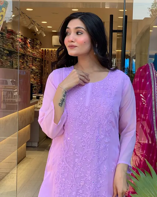 Lavender_Cotton_Embroidered_Suit_Set_For_Women