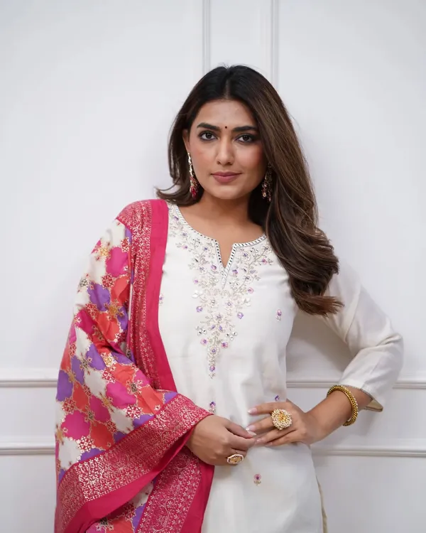 White_Cotton_Embroidered_Kurta_Set_With_Dupatta_For_Women