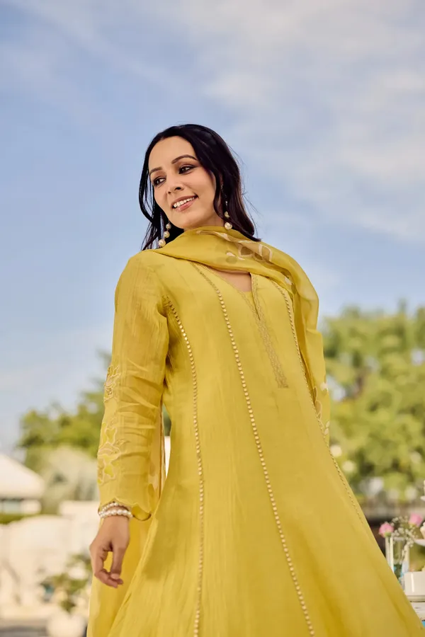 1104-Yellow-Varni_House