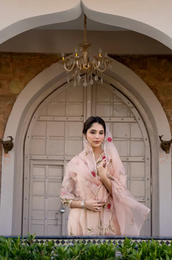 Pink_Cotton_Floral_Embroidered_Kurta_Set_For_Women