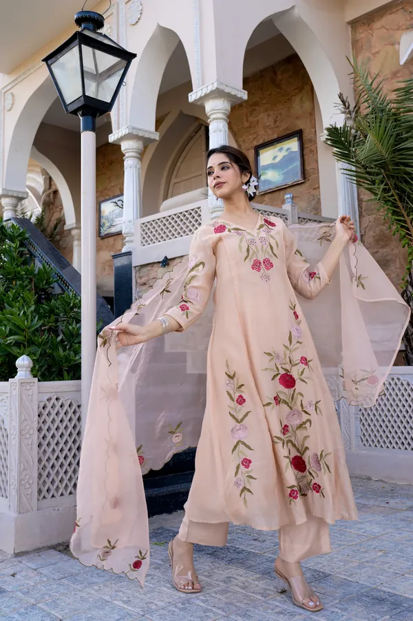 Pink_Cotton_Floral_Embroidered_Kurta_Set_For_Women