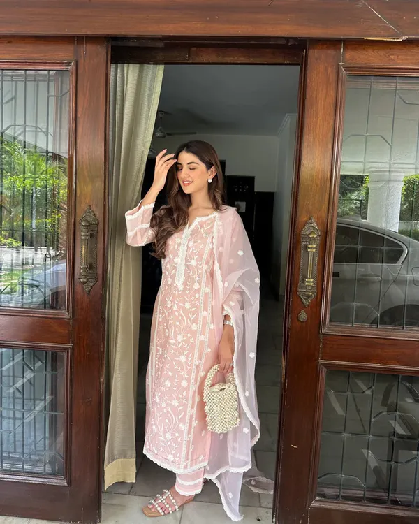 Pink_Cotton_Embroidered_Kurta_Set_With_Dupatta_For_Women