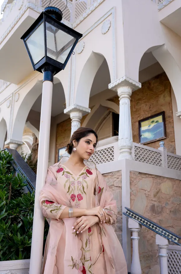 Pink_Cotton_Floral_Embroidered_Kurta_Set_For_Women