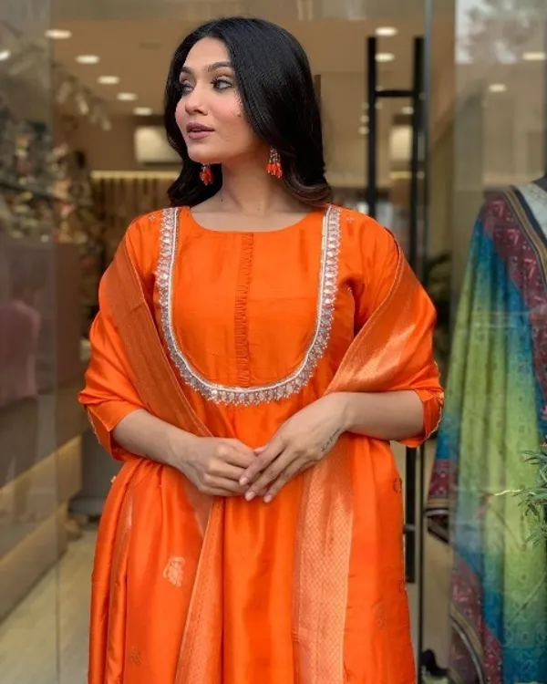Orange_Cotton_Embroidered_Kurta_Set_For_Women