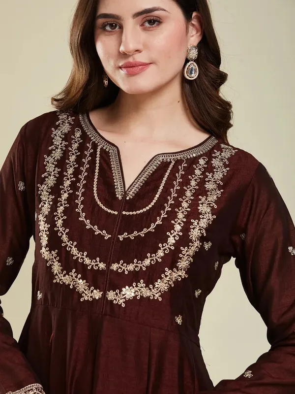 Brown_Cotton_Embroidered_Kurta_For_Women