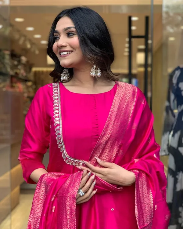 Pink_Cotton_Embellished_Kurta_Set_For_Women