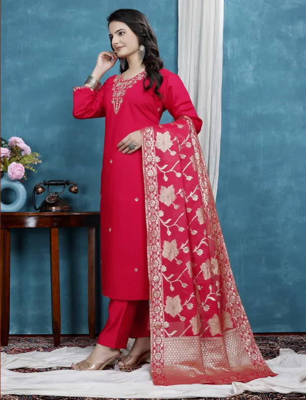 Red_Cotton_Embroidered_Suit_Set_For_Women