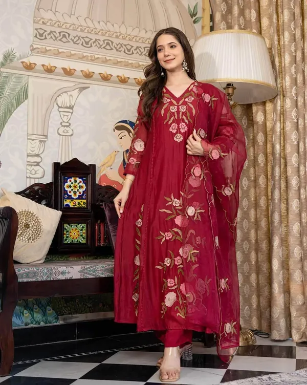 Maroon_Cotton_Embroidered_Floral_Kurta_Set_For_Women