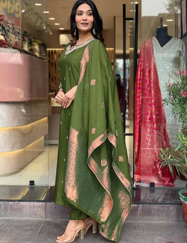 Green_Cotton_Embroidered_Kurta_Set_For_Women
