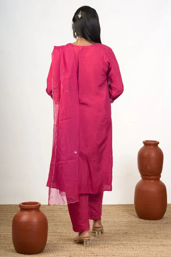 Pink_Cotton_Embroidered_Kurta_Set_With_Dupatta_For_Women