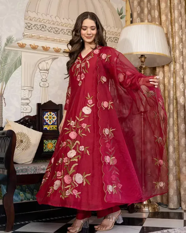Maroon_Cotton_Embroidered_Floral_Kurta_Set_For_Women