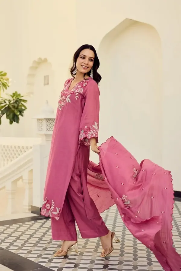 513-Pink-Varni_House
