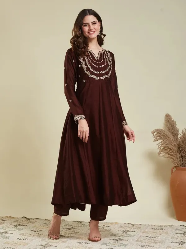 Brown_Cotton_Embroidered_Kurta_For_Women