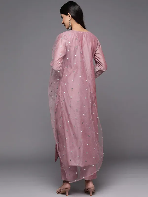 Pink_Cotton_Embroidered_Kurta_Set_For_Women