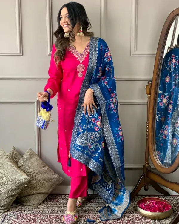 Pink_Cotton_Embroidered_Kurta_Set_With_Floral_Dupatta_For_Women