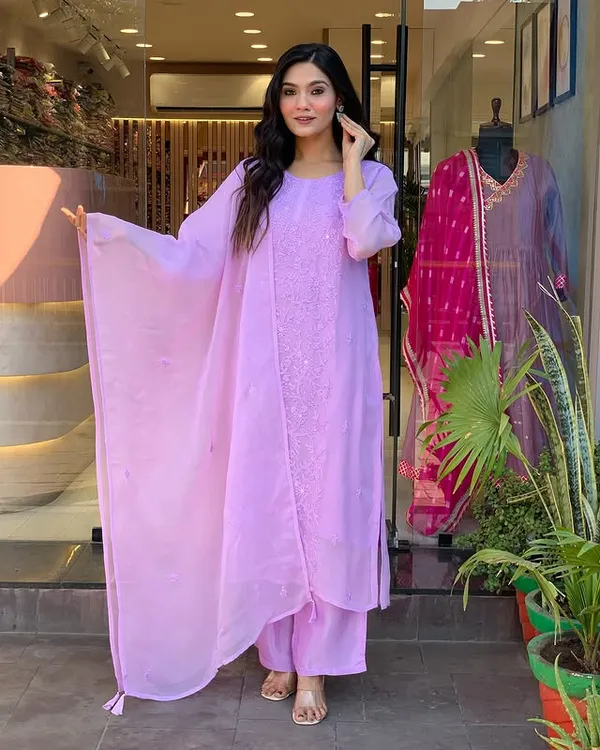 Lavender_Cotton_Embroidered_Suit_Set_For_Women