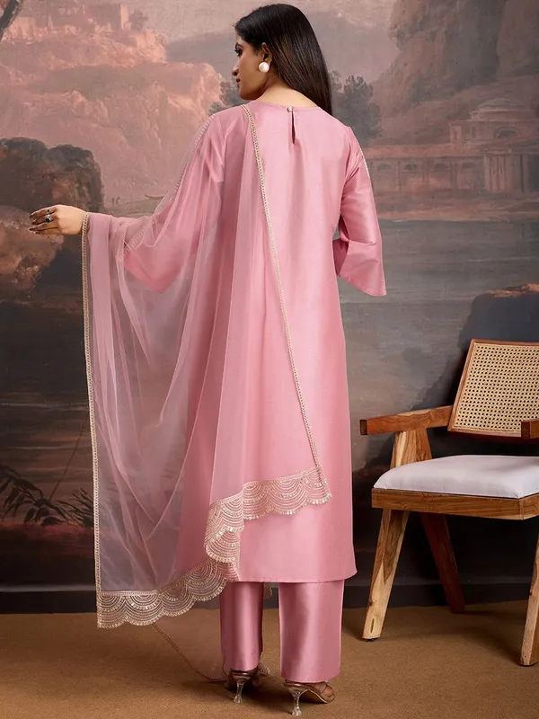 Pink_Cotton_Embroidered_Kurta_Set_For_Women