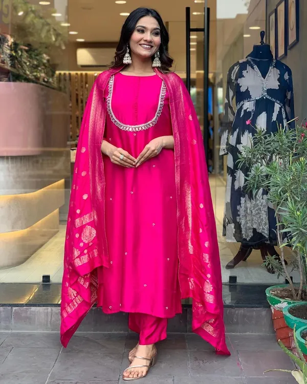 Pink_Cotton_Embellished_Kurta_Set_For_Women
