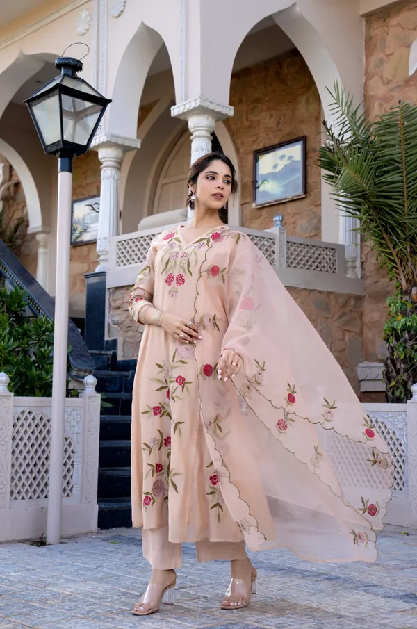Pink_Cotton_Floral_Embroidered_Kurta_Set_For_Women