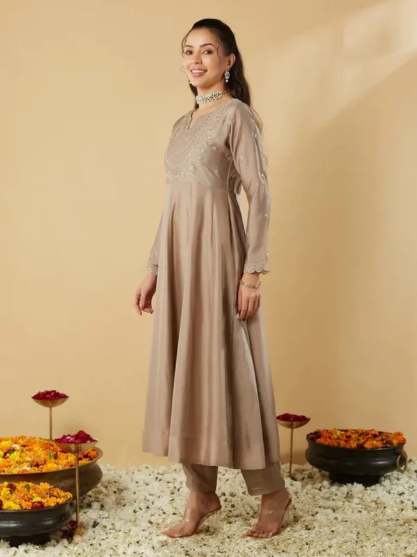Beige_Cotton_Embroidered_Anarkali_Kurta_Set_For_Women