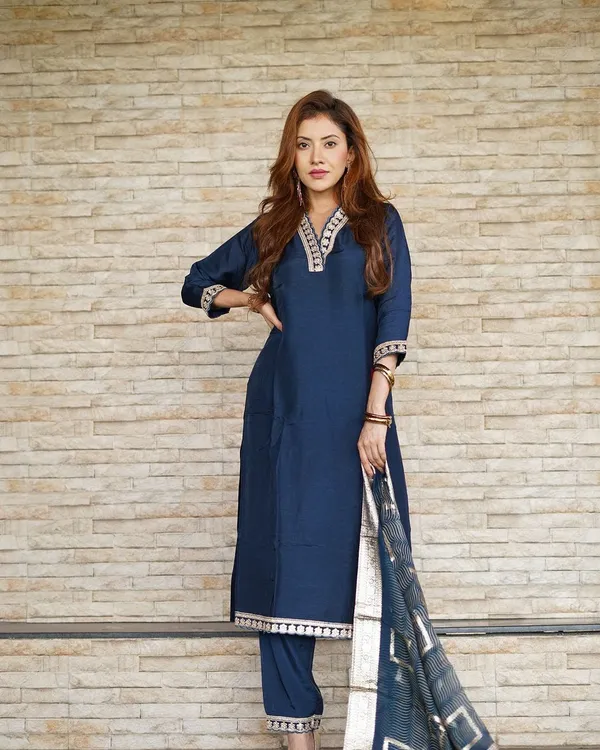 Navy_Blue_Cotton_Embroidered_Kurta_Set_For_Women