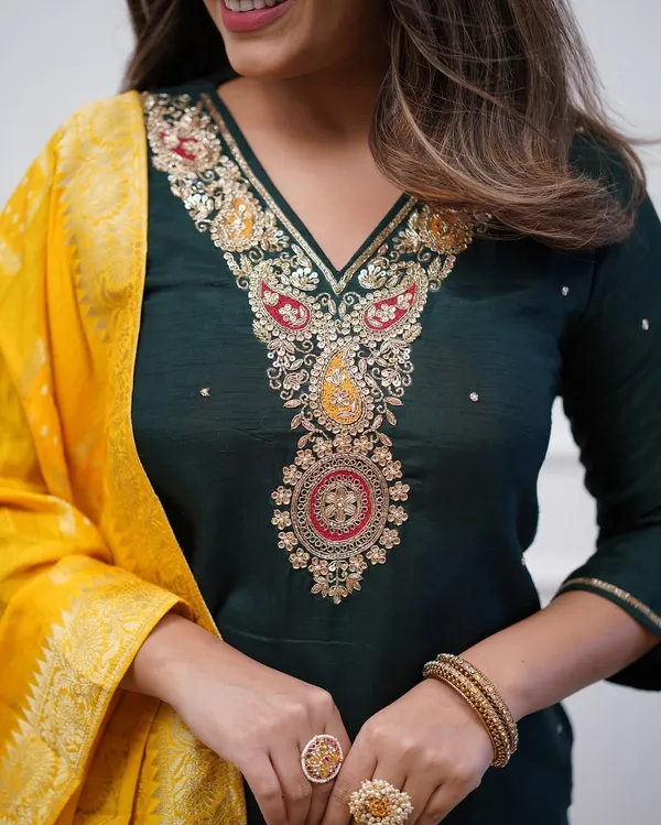 Green_Cotton_Embroidered_Kurta_Set_For_Women