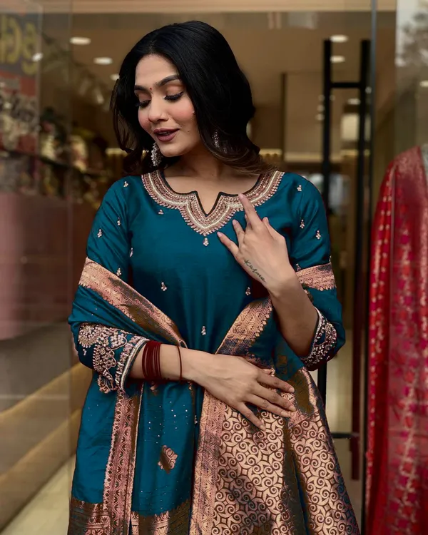 Teal_Cotton_Embroidered_Salwar_Suit_For_Women