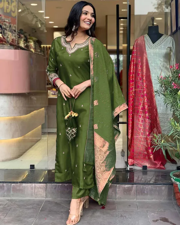 Green_Cotton_Embroidered_Kurta_Set_For_Women