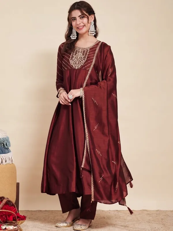 Angle-Maroon-Varni_House