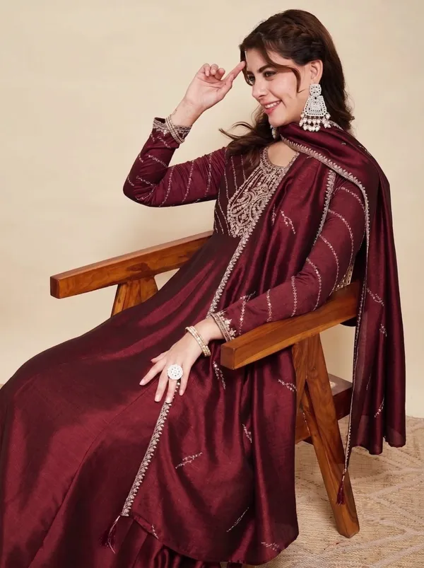 Angle-Maroon-Varni_House