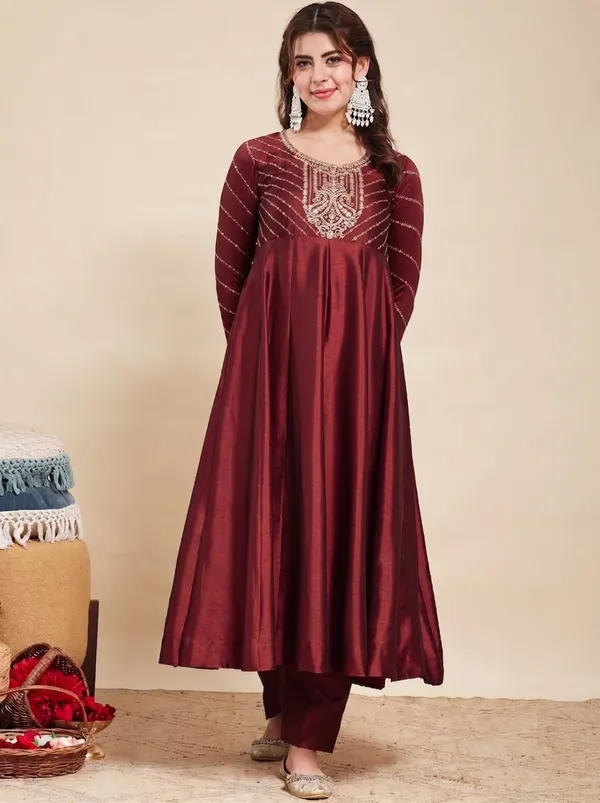 Angle-Maroon-Varni_House