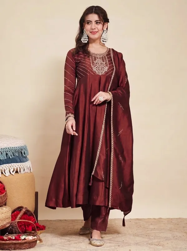 Angle-Maroon-Varni_House